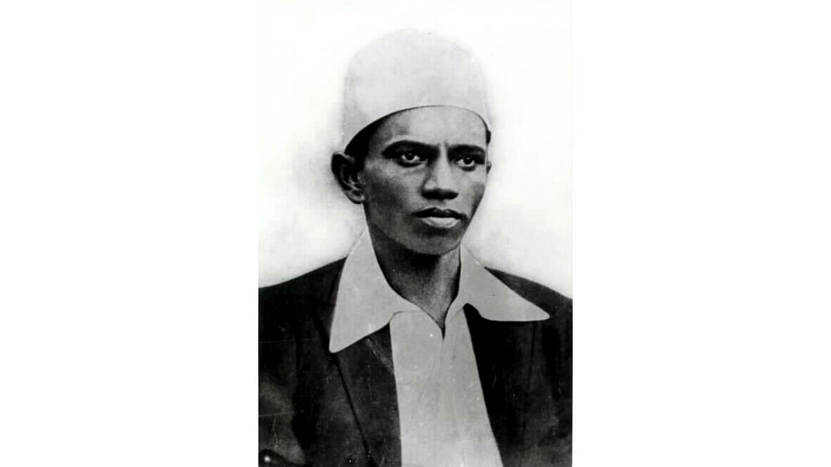 Kumaran from Tiruppur was a freedom fighter who actively participated in the India’s independence movement. He suffered serious injuries during a clash with the police while staging a protest in January 1932 and later died. Kumaran was holding the flag of the Indian nationalists flag at the time of his death and is remembered as ‘Kodi Kaatha Kumaran’ for his valiant act. Credit: Wikipedia