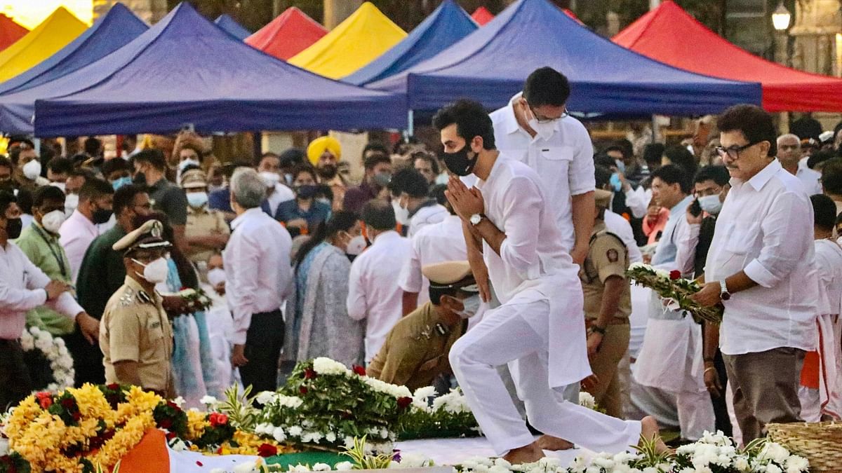 Ranbir Kapoor pays his last respects to legendary singer Lata Mangeshkar during her funeral in Mumbai. Credit: PTI Photo