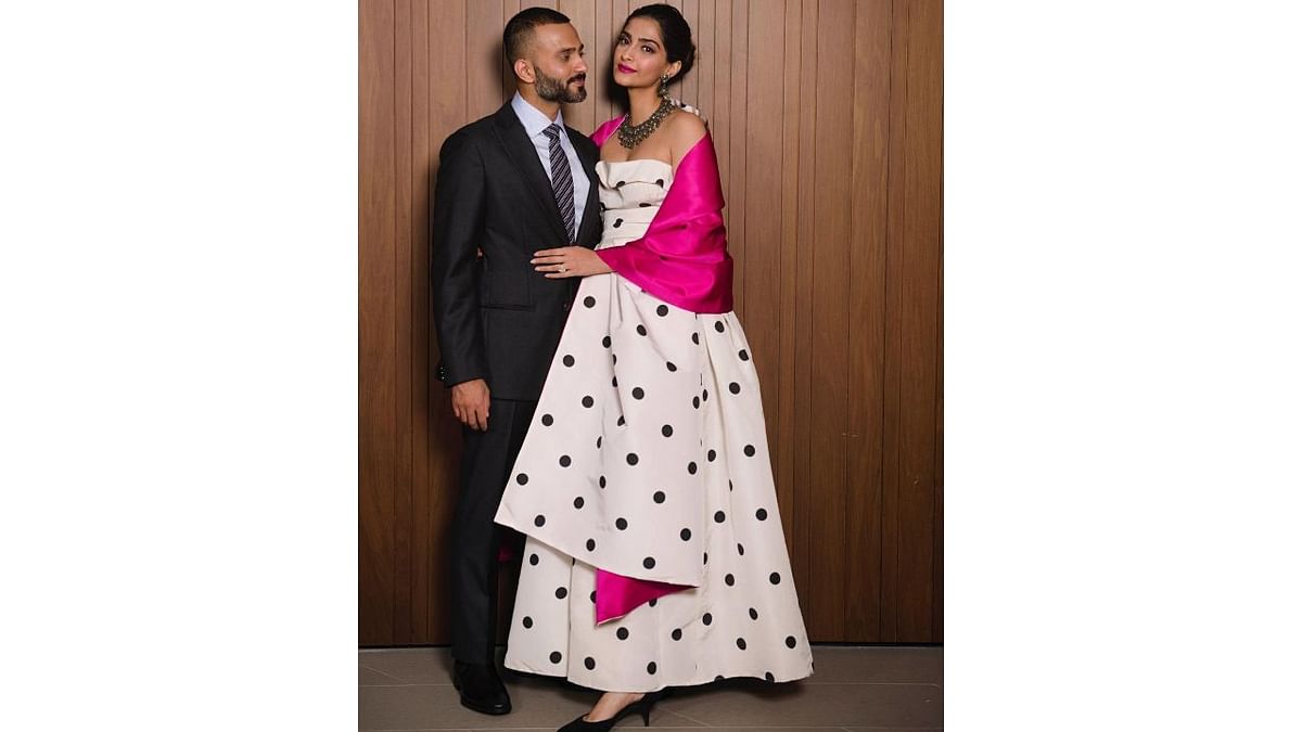 Style queen of Bollywood, Sonam Kapoor Ahuja, expressed her love for her husband Anand Ahuja with this love-filled photo. Credit: Instagram/sonamkapoor