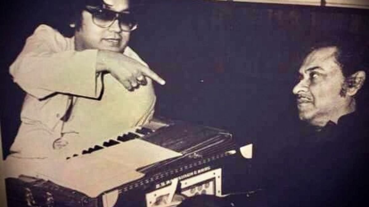 A rare photo of Bappi Lahiri with legendary singer and his maternal uncle Kishore Kumar. Credit: Instagram/bappilahiri_official_