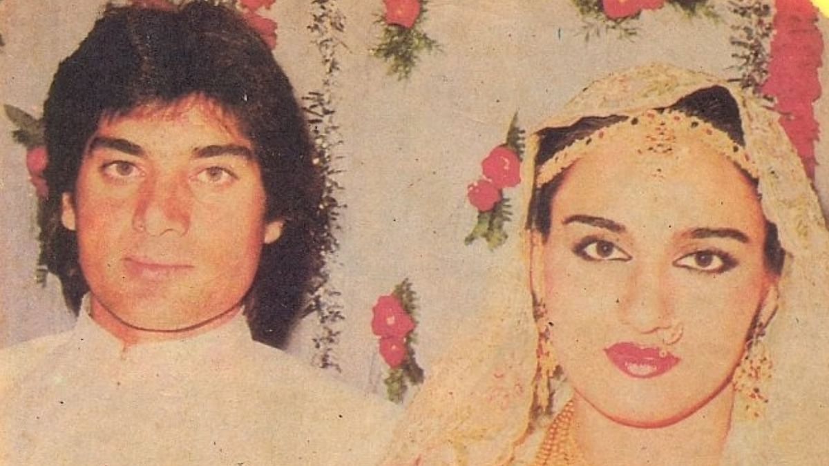Pakistani cricketer Mohsin Khan was smitten by Bollywood actor Reena Roy, and after dating her he sealed their relationship in 1983. However, the marriage was short-lived and Reena and Mohsin got separated soon after. Credit: Special Arrangement