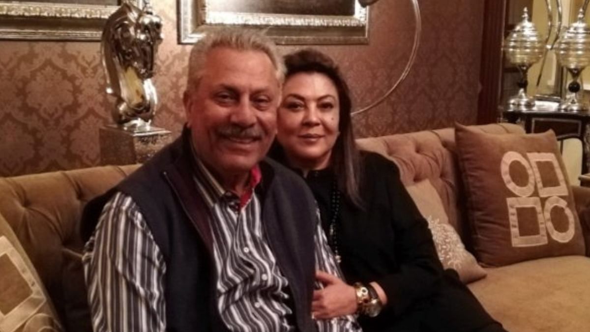 Zaheer Abbas has been one of the most successful players for Pakistan. He met Rita Luthra in the UK during a match was completely hooked to her. After a brief courtship, the couple sealed their relationship in 1988 and are now happily settled in Pakistan. Credit: Twitter/@homelovelife1
