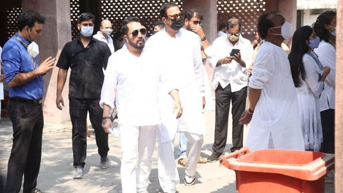 Singer Mika Singh was also seen at Santacruz crematorium in Mumbai. Credit: Pallav Paliwal Photo