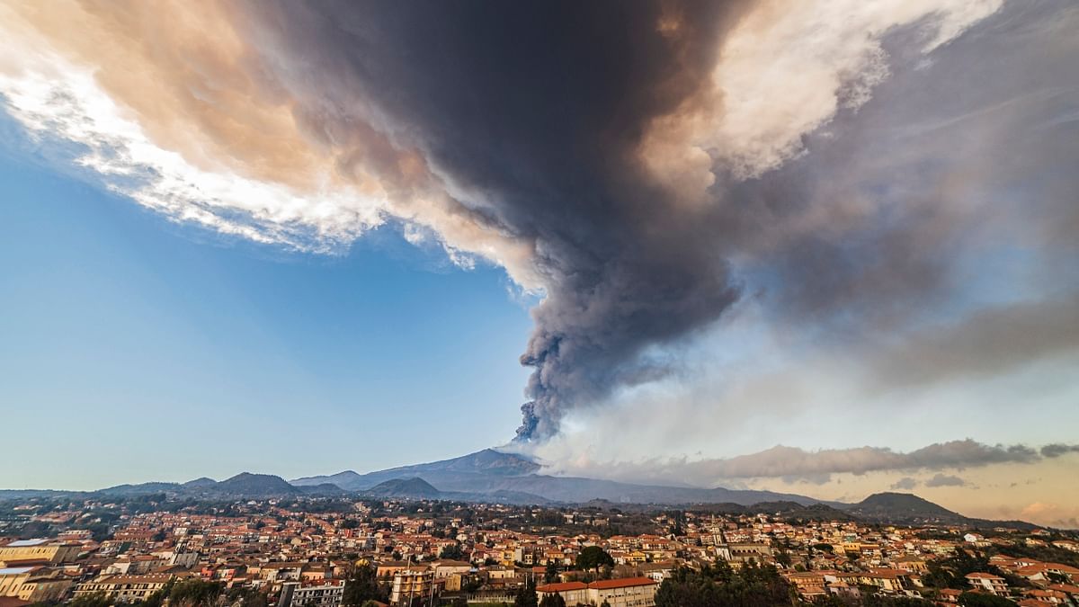 The eruption halted flight services for several hours due to this strong volcanic activity from Mount Etna. Credit: AP/PTI Photo