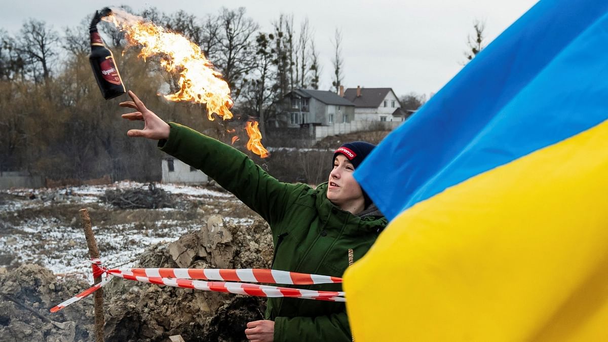 Civilian trains to throw Molotov cocktails in Zhytomyr, Ukraine. Credit: Reuters Photo