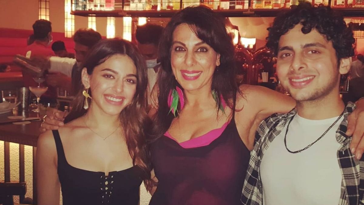 Veteran actor Kabir Bedi's daughter Pooja Bedi is one of the famous single moms in the industry who single-handedly raised her children, Alaya F and Omar Furniturewalla. Credit: Instagram/poojabediofficial
