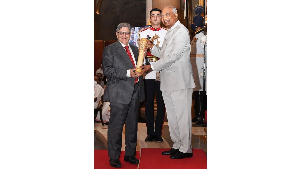 Cyrus Poonawalla, founder of Serum Institute of India that made Covid-19 vaccine 'Covishield', was among the eight honoured with Padma Bhushan. Credit: PTI Photo