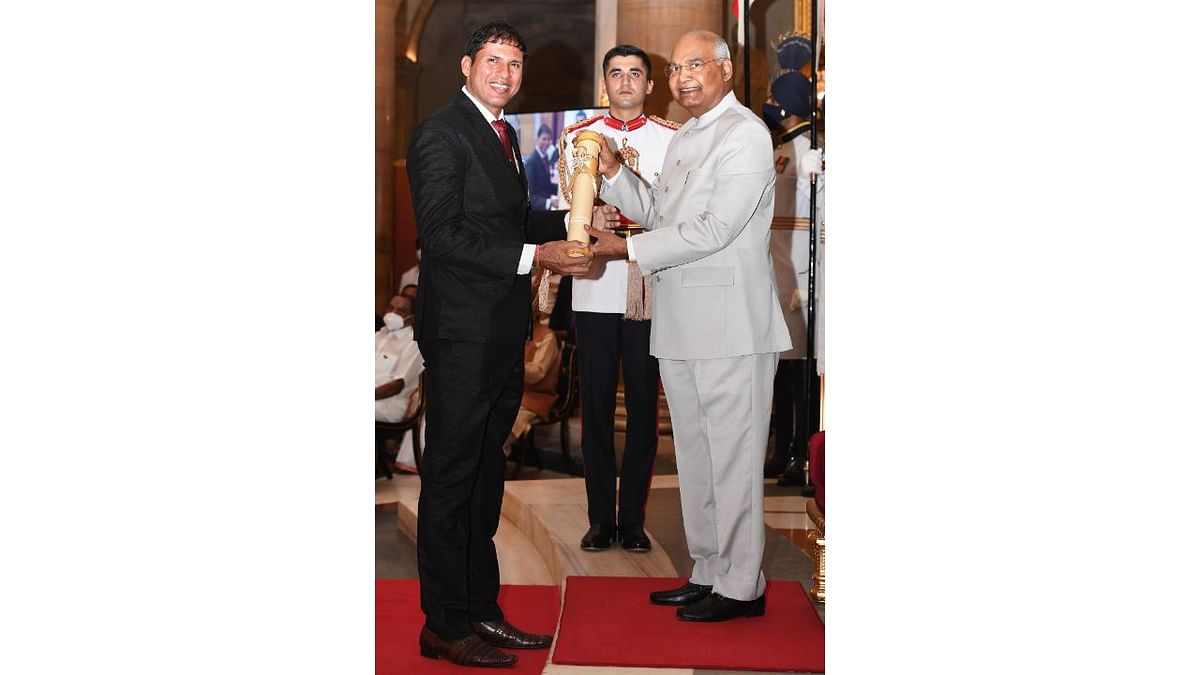 Devendra Jhajharia became the first para-athlete to receive the Padma Bhushan, the country's third-highest civilian award.  40-year-old Jhajharia received the prestigious award from President Ram Nath Kovind at the Rashtrapati Bhavan on March 21, 2022. Credit: PTI Photo