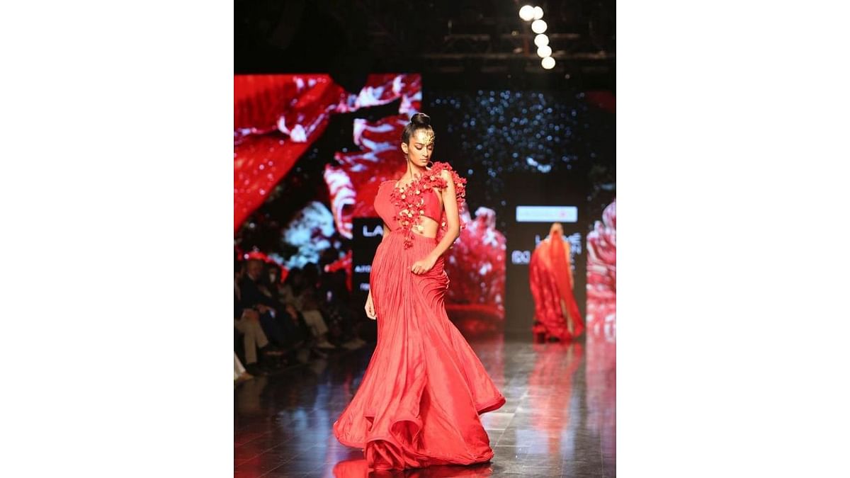 Vaishali S Couture's collection, ‘Fil Rouge’ saw the designer translating Indian weaves and her cording and sculpting techniques to Indian silhouettes. Credit: Instagram/fdciofficial