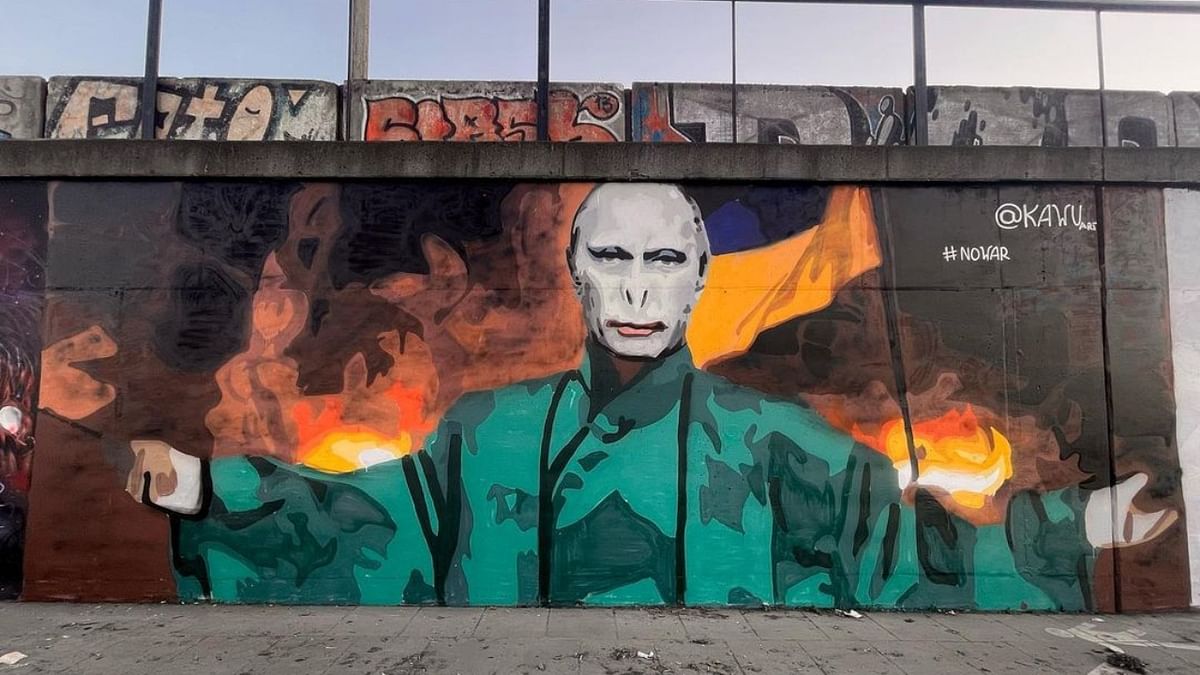 Artist Kawu painted a mural of Voldemort with the face of Vladimir Putin. Credit: Instagram/kawuart