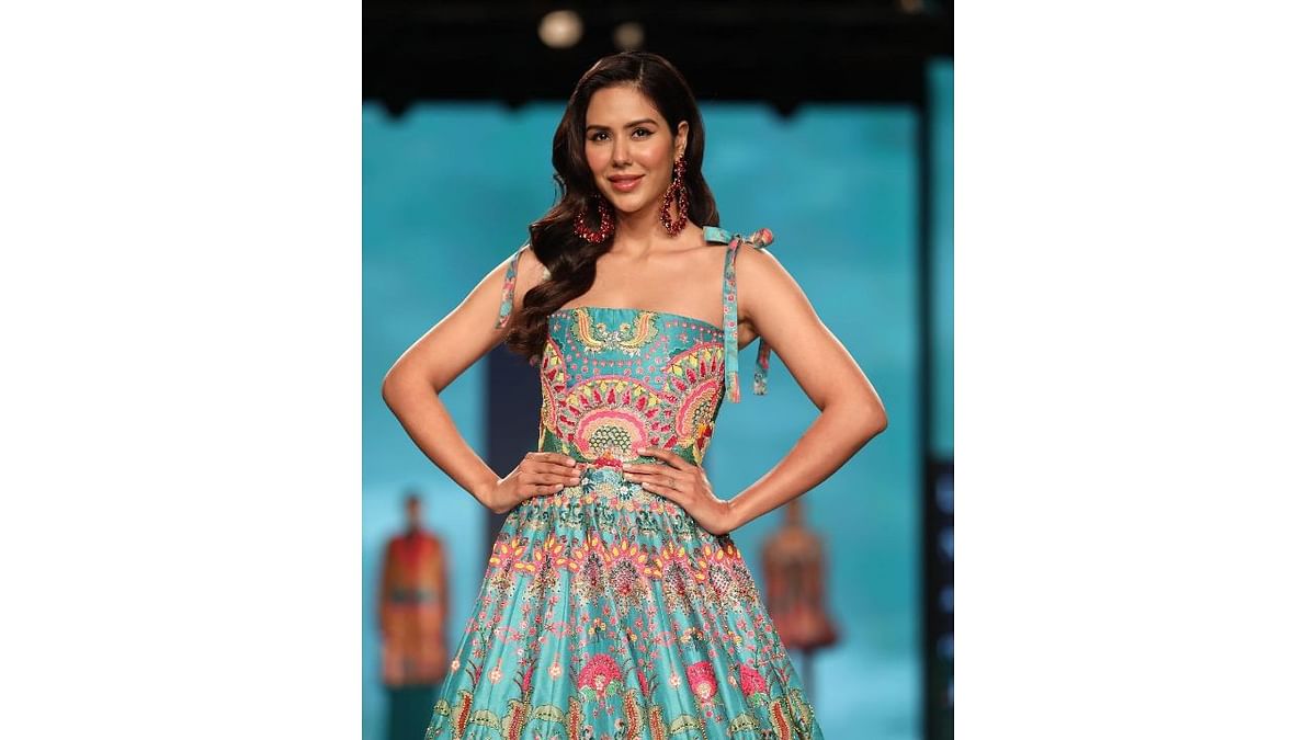 Sonam Bajwa closed the show for Siddharth Bansal on Day 3 of FDCI X Lakme Fashion Week. Credit: Instagram/lakmefashionwk