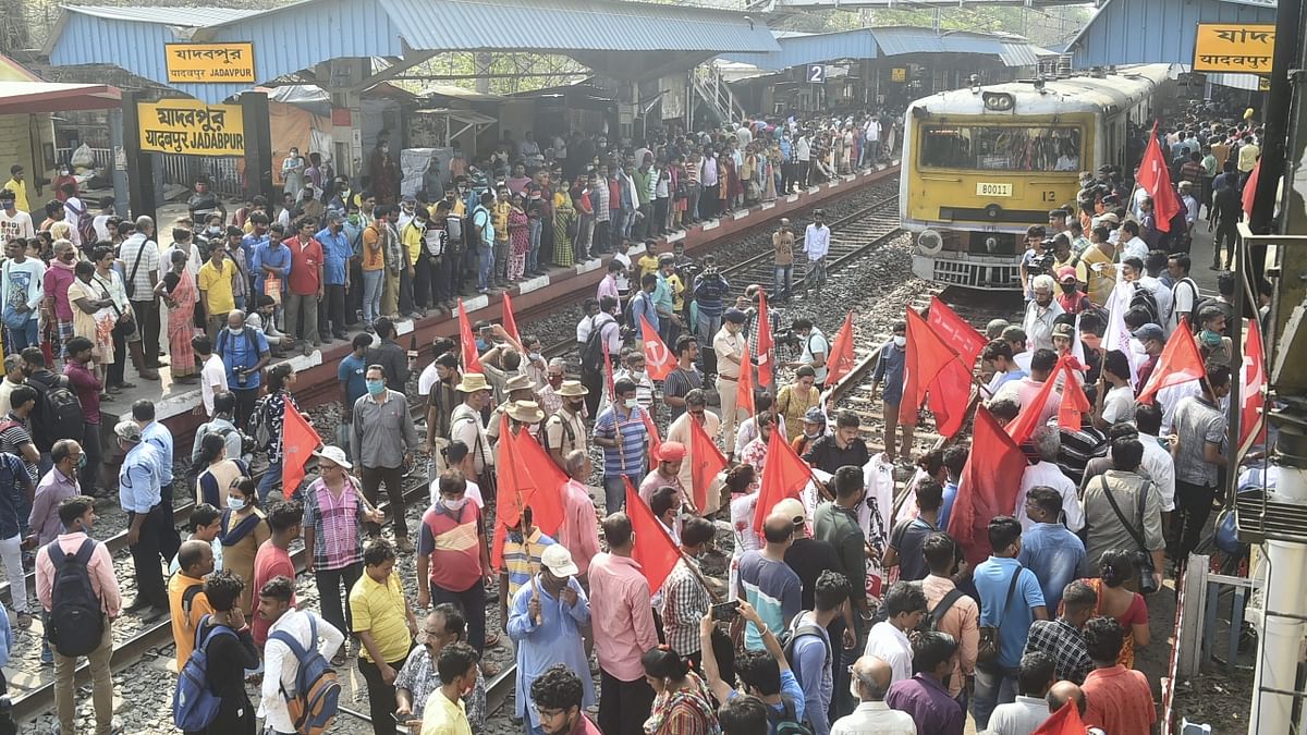 Daily life was thrown out of gear in some states after 48 hours of Bharat bandh called by different trade unions to protest against government policies kicked off. Credit: PTI Photo