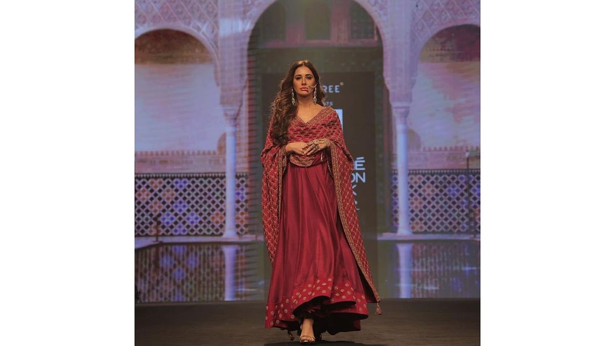 Nargis Fakhri looked beautiful as she walked for Romaa at FDCI x Lakme Fashion Week. Credit: Instagram/lakmefashionwk