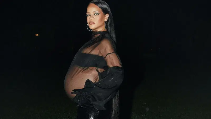Rihanna's Photos Are Calling Attention to a Common Pregnancy Condition –  SheKnows