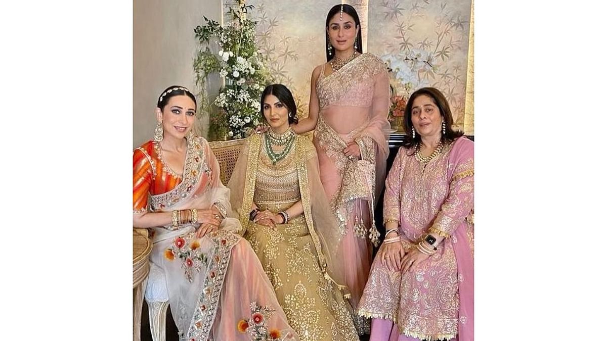 Karisma Kapoor, Riddhima Kapoor Sahni, Kareena Kapoor Khan with Natasha Nanda. Credit: Instagram/@riddhimakapoorsahniofficial