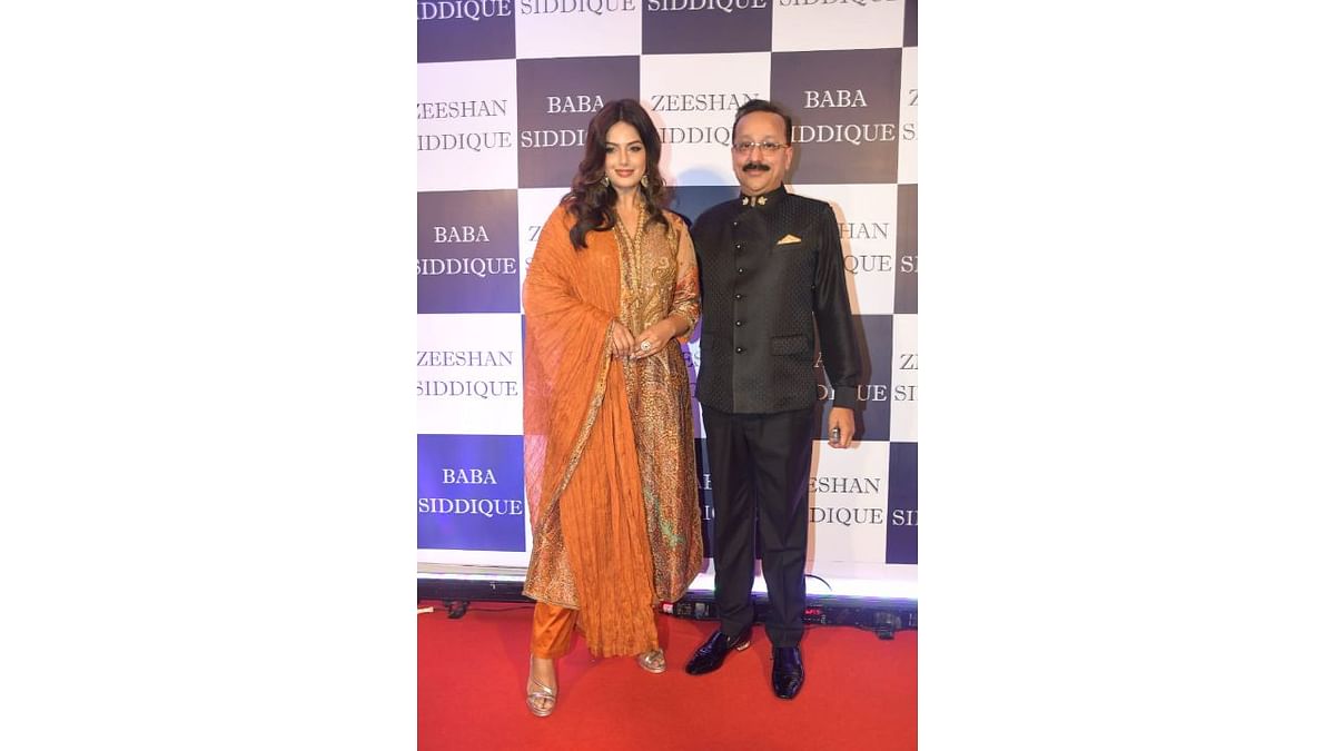 Miss Universe 2021 Harnaaz Kaur Sandhu poses with Baba Siddique during his iftaar party. Credit: Pallav Paliwal