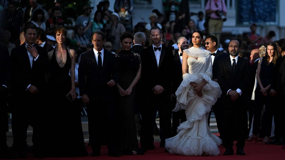 Deepika Padukone's look for the Cannes closing ceremony exuded elegance and everyone was smitten by her stunning look. Credit: AFP Photo