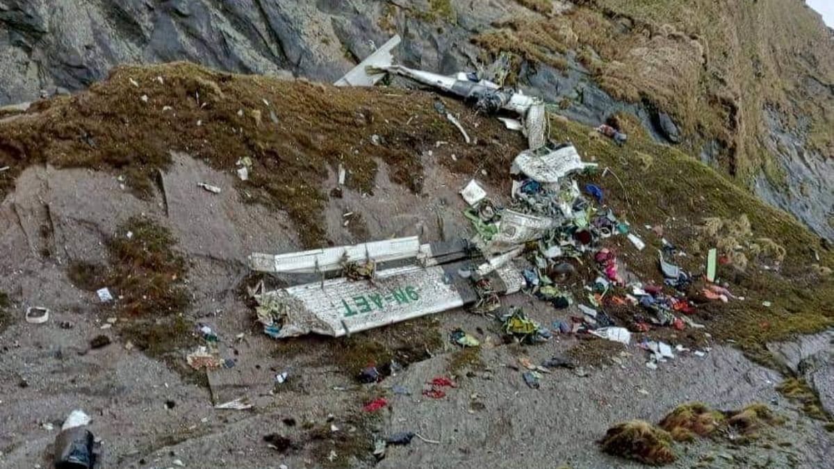 Nepali rescuers retrieved bodies of all but one of 22 people on board a plane that crashed into a Himalayan mountainside over the weekend. Credit: AFP Photo