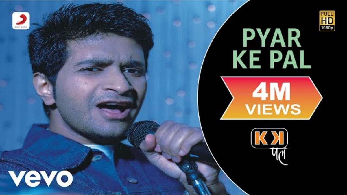 Pyar Ke Pal| Needless to say, this track is nostalgia reloaded for every 90s kid, still played at every school farewell. This song remains one of the most soulful songs KK has ever produced.