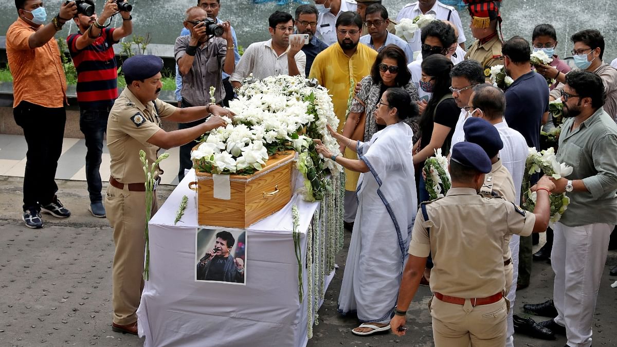 His popular track 'Yaad Aayenge Ye Pal' was playing in the background as fans were bidding goodbye to their favourite singer for the last time. Many of his fans were seen bursting into tears at that emotional moment. Credit: Reuters Photo