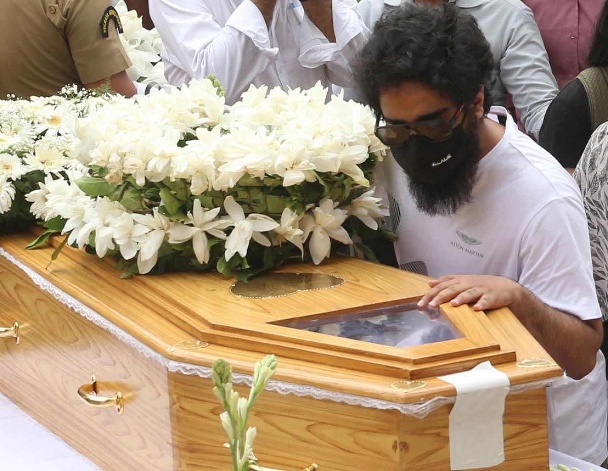 Son Nakul Kunnath pays last respects to his father and Bollywood singer Krishnakumar Kunnath at Rabindra Sadan in Kolkata. Credit: IANS Photo