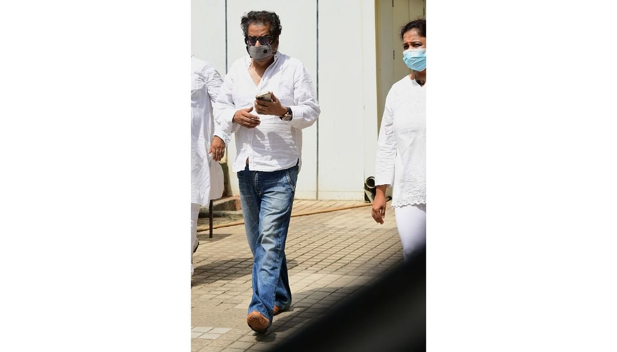 Singer Hariharan was one of the celebrities who arrived early to offer condolences to KK's family. Credit: AFP Photo