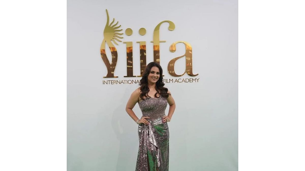 Lara Dutta strikes a pose in a shimmer gown. Credit: IIFA