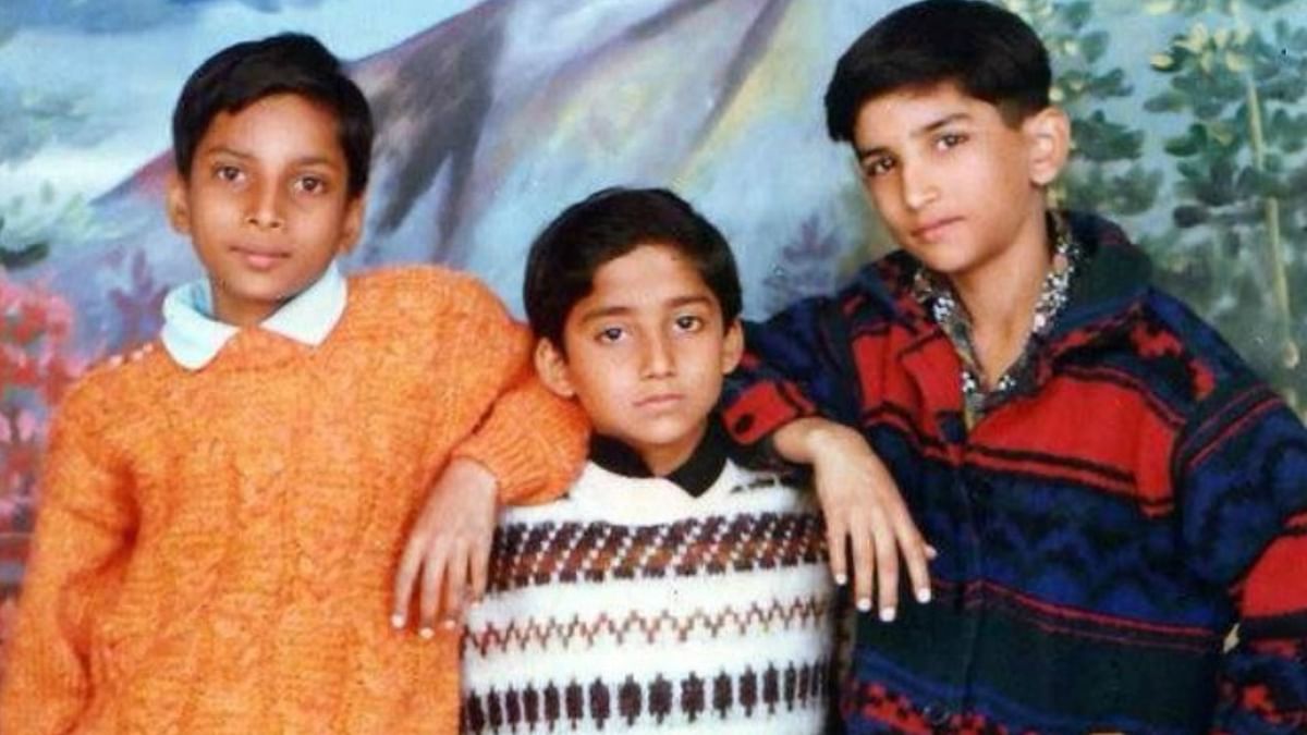 We stumbled upon this photograph of Sushant Singh Rajput (extreme right) from his childhood days.