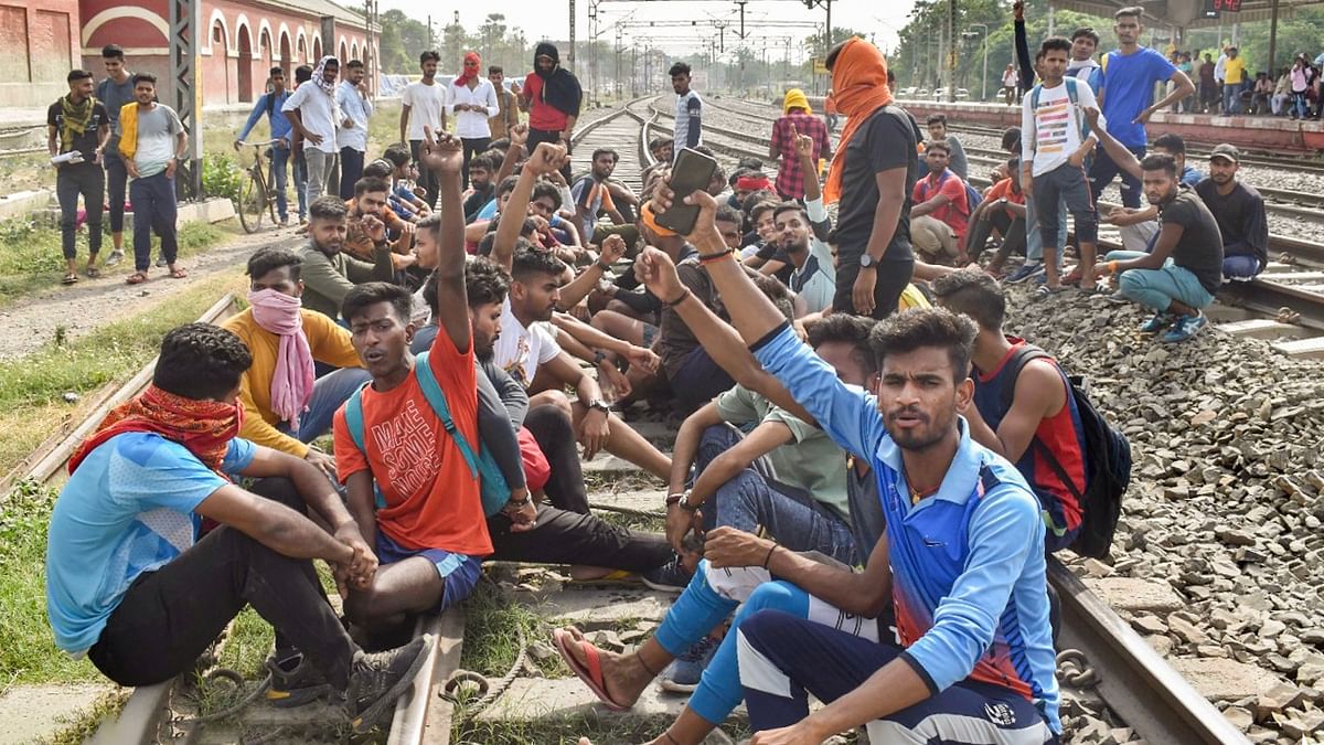More than 15 districts across Bihar witnessed massive protests, vandalism and arson against the central government's new recruitment policy for the armed forces. Credit: PTI Photo