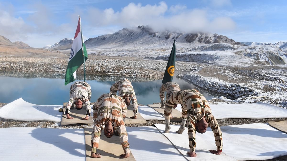 The troopers of Indo-Tibetan Border Police (ITBP) celebrate the International Yoga Day in Ladakh. Credit: Twitter/ITBP_official