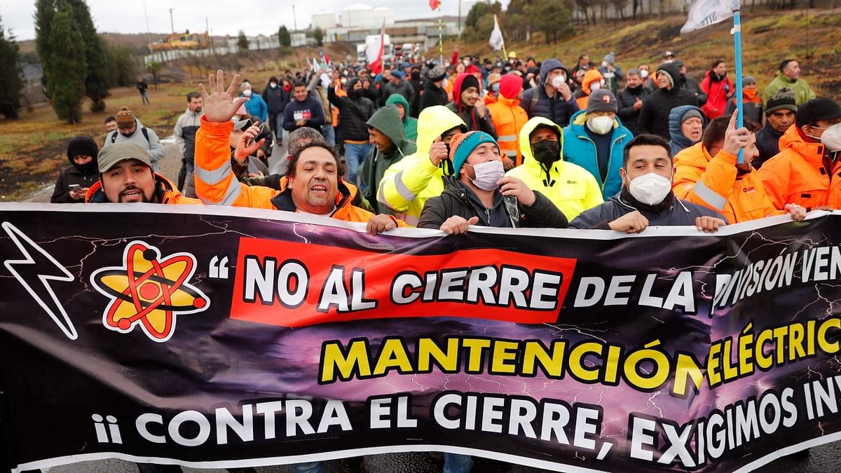 The strike by some 40,000 mine workers to protest the closure of a foundry in one of Chile's most polluted regions, was ended after one day. Credit: AFP Photo