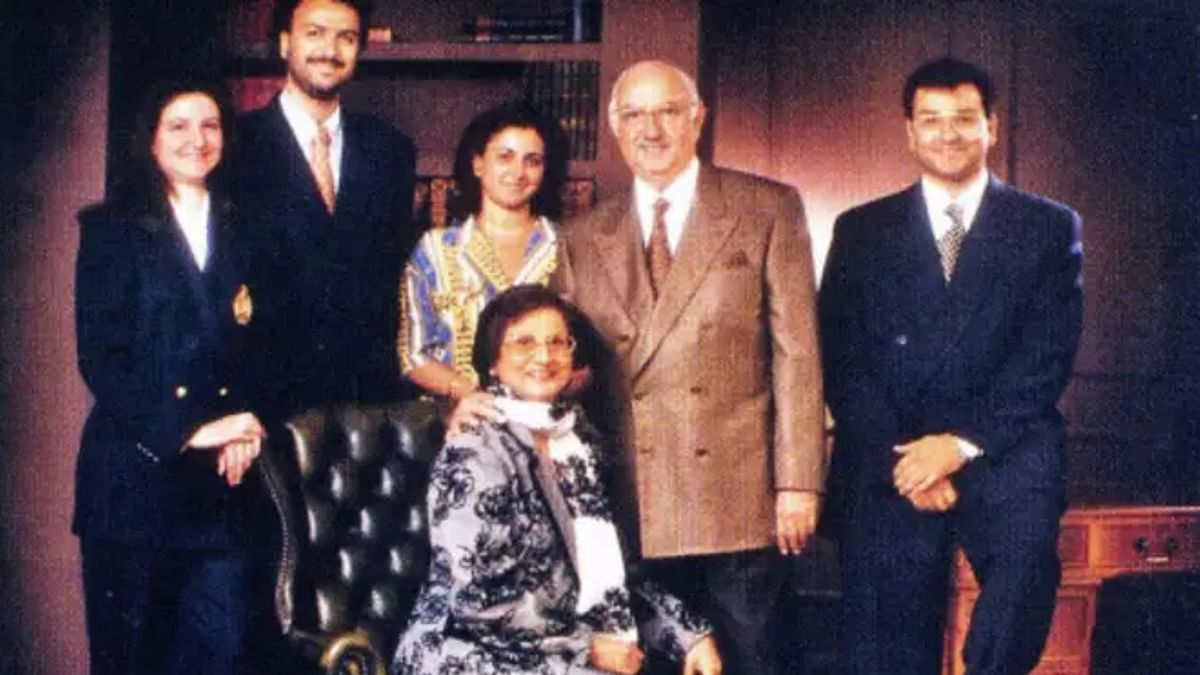 In 2003, Mistry gave up his Indian citizenship to become an Irish citizen based on his marriage to an Irish-born national, Pat Perin Dubash. Credit: Taken from the book, ‘Enduring Legacy-Parsis of the 20th Century’