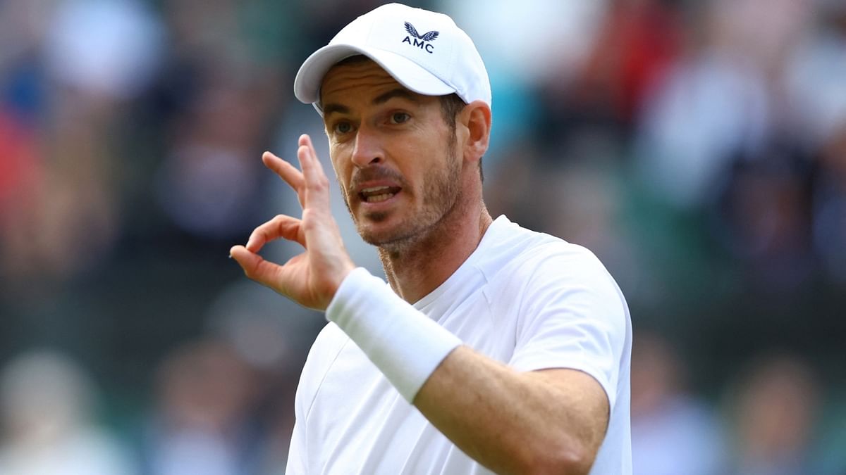 Andy Murray gestures during a match against John Isner. Credit: Reuters Photo