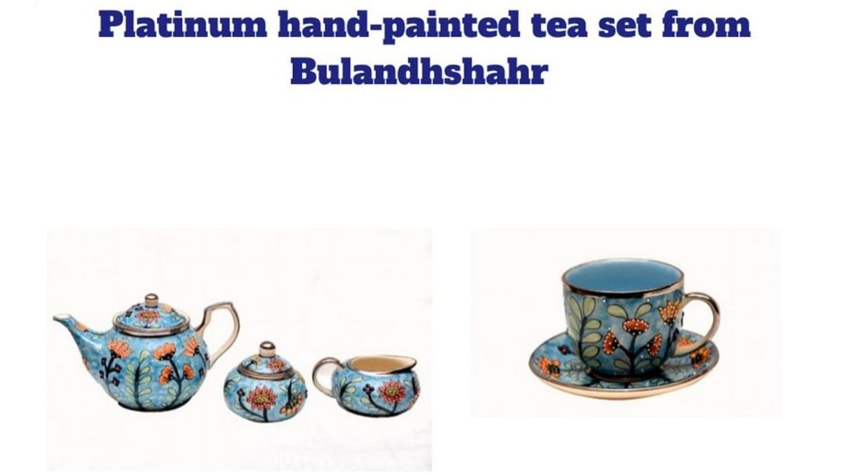 A platinum-painted tea set with work done by hand was gifted to Boris Johnson, Prime Minister of the United Kingdom. Credit: Ministry of Culture