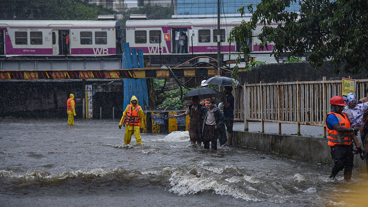 The India Meteorological Department (IMD) has predicted moderate to heavy rain in Mumbai and its suburbs over the next 24 hours, with a possibility of very heavy showers. Credit: PTI Photo