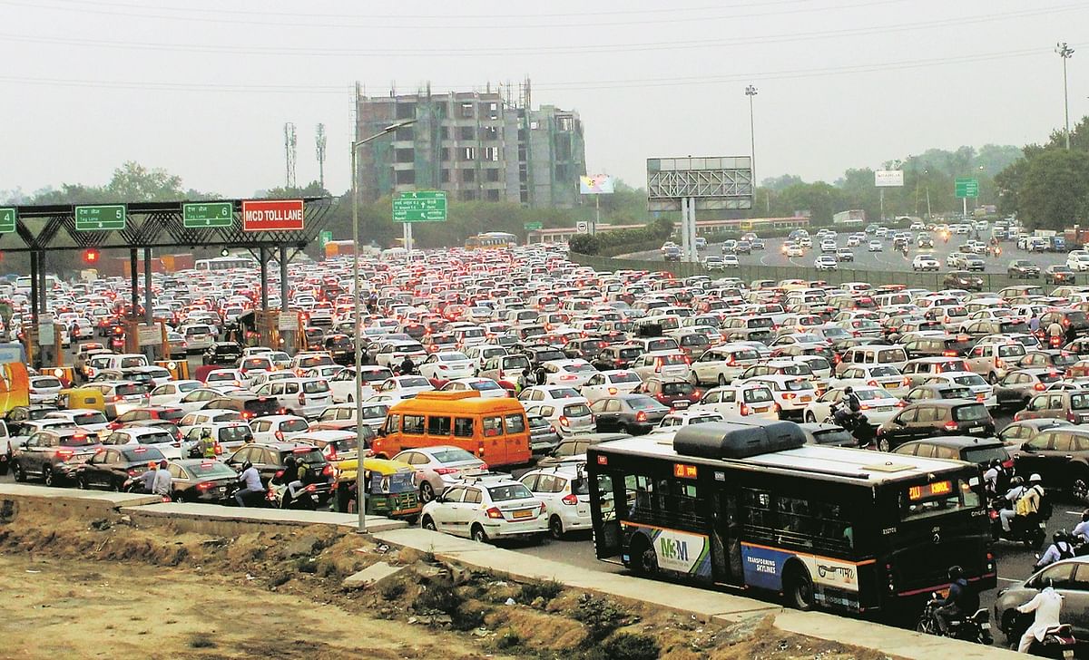 Vehicles stuck in traffic jam on Delhi-Gurugram expressway, in Gurugram. Credit: PTI Photo