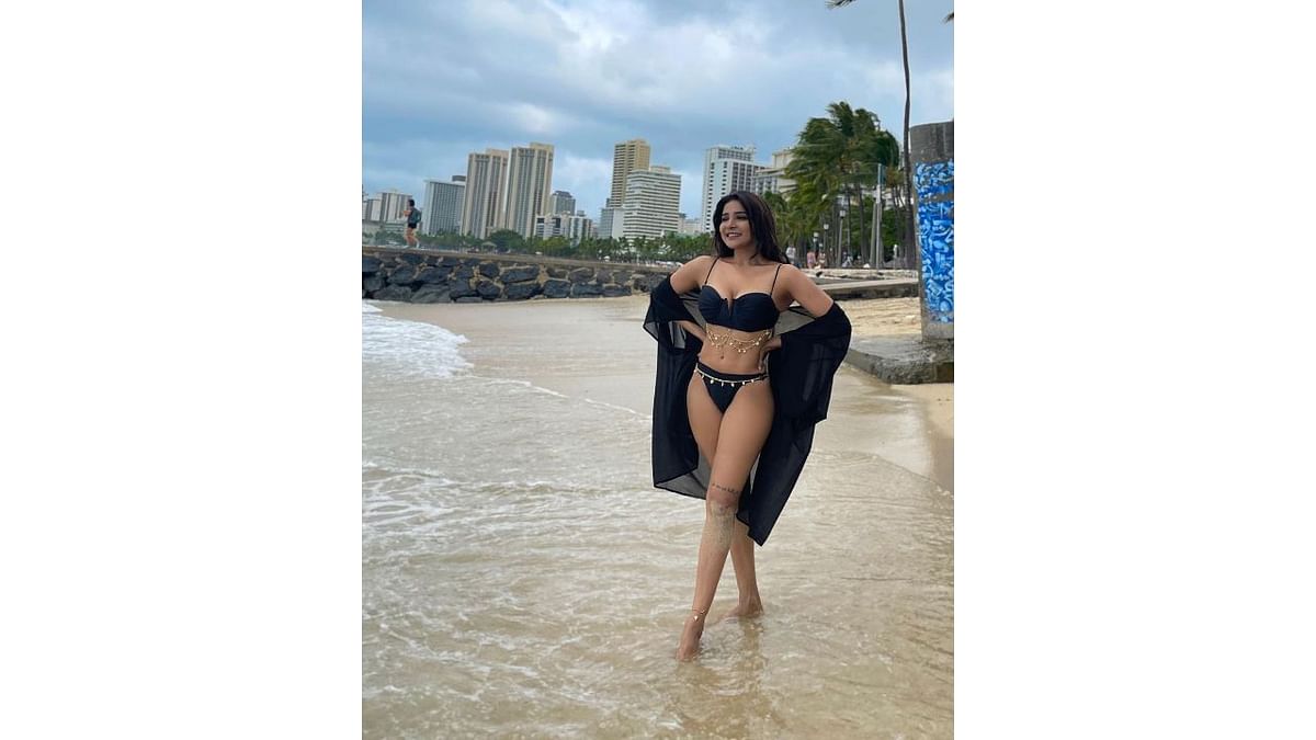 The diva, who is celebrating her 32nd birthday today, took to social media to share some alluring pictures from Hawaii, which is known for its gorgeous beaches. Credit: Instagram/iamsakshiagarwal