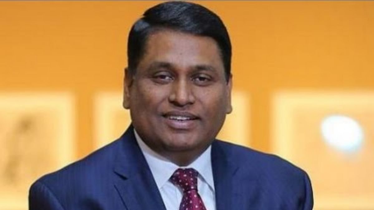 C Vijayakumar: IT giant HCL Technologies' CEO C Vijayakumar earned an annual compensation package of Rs 123.13 crore in 2021 and was the highest-paid IT CEO in India. In the company’s annual report, it was mentioned that Vijayakumar took an annual base salary of $2 million while he got another $2 million in variable pay. Credit: DH Pool Photo