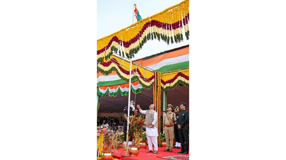 Karnataka Chief Minister Basavaraj Bommai hoists the national flag on the occasion of the 76th Independence Day, at Parade Ground in Bengaluru. Credit: CMO