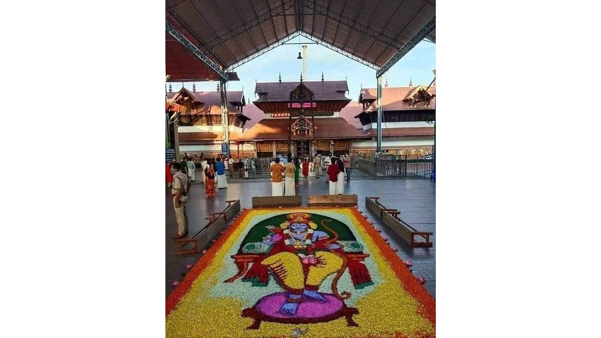 Guruvayur Temple: Referred as 'Bhuloka Vaikunta', this Krishna temple is located in the town of Guruvayur in Kerala. This temple is one of the most important places of worship for Hindus in Kerala and Tamil Nadu. Krishna Janmashtami or Sri Krishna Jayanti is celebrated with great fervour with devotees in large number offering prayers. Credit: Twitter/mysql_sync