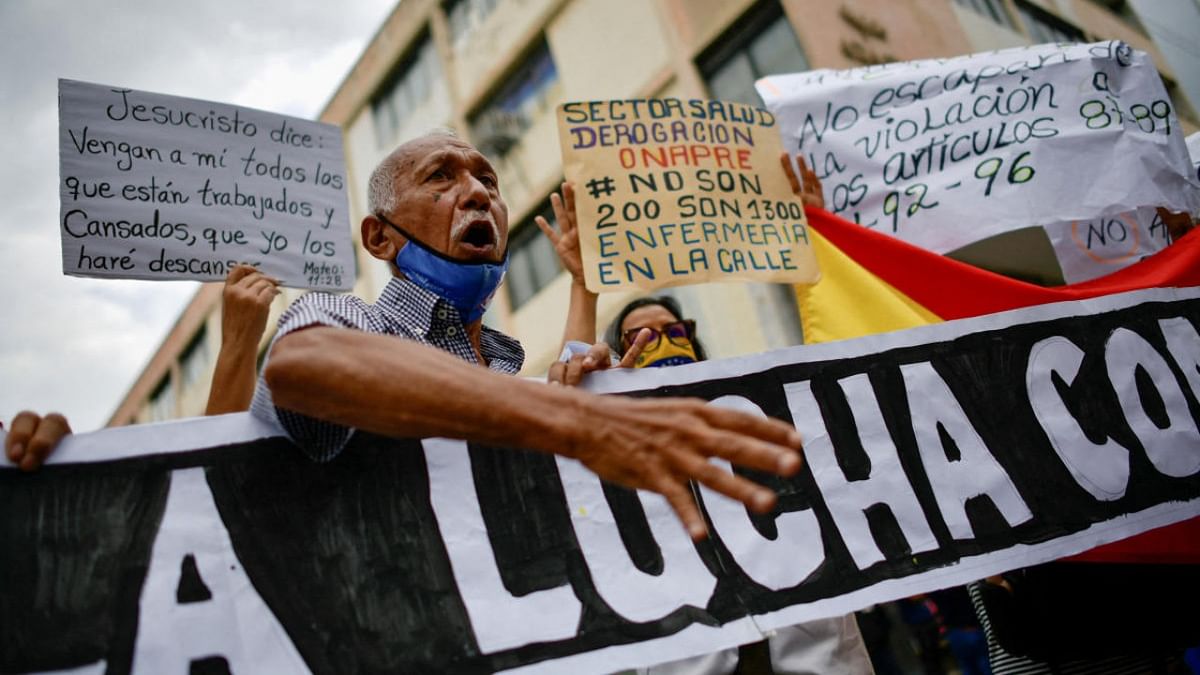 Venezuelan teachers, health workers, retirees and public employees protest against the government, in Maracay. Credit: Reuters photo
