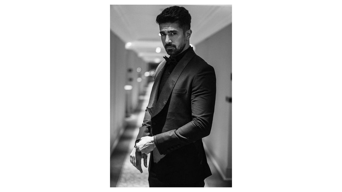 Saqib Saleem | The actor who portrayed the role of Mohinder Amarnath in the movie '83', has a cricketing connection that dates back to his school days. The actor had revealed that he always wanted to be a cricketer and had played cricket with India’s ex-skipper, Virat Kohli when they were 12 years old. Credit: Instagram/saqibsaleem