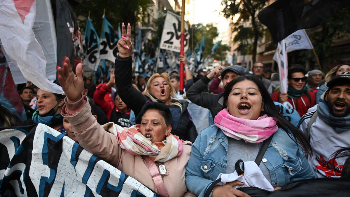 Supporters of Argentina's Vice President Cristina Fernandez -- on trial for alleged corruption -- demonstrate outside her residence in Buenos Aires, on August 29, 2022. Credit: AFP Photo