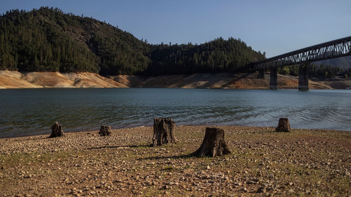 Extreme weather conditions show a drought-stricken Shanta lake in US. Heat waves are the latest sign of climate change in the western United States with with temperatures hitting triple digits. Credit: Reuters Photo