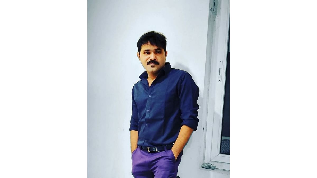 Vinay Mohan: Vinay known by his stage name Chalaki Chanti is a Telugu actor and comedian. He rose to fame with the comedy show 'Jabardasth' on ETV Telugu. Credit: Instagram/chalakichanti_official