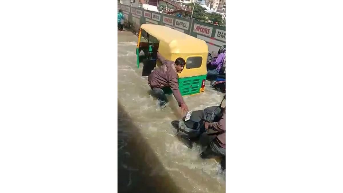 Most parts of the Outer Ring Road, Sarjapur road, that houses some IT firms resembled lakes, affecting the movement of traffic. Credit: Twitter/RajathKankar