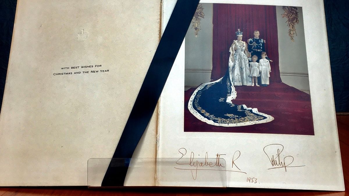 Christmas card: A handwritten Christmas card by Queen Elizabeth II was put up for auction and someone bid £500 to get it. Credit: Twitter/@MarkHiggie1
