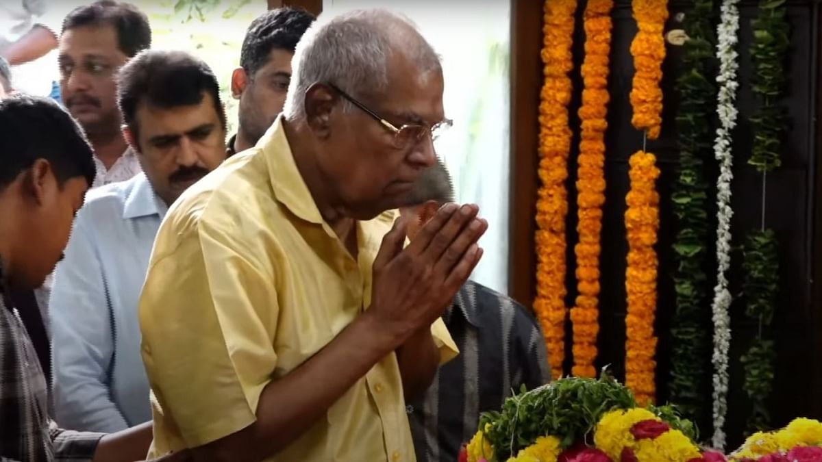 Kota Srinivasa Rao is seen paying his last respects to Krishnam Raju. Credit: Special Arrangement