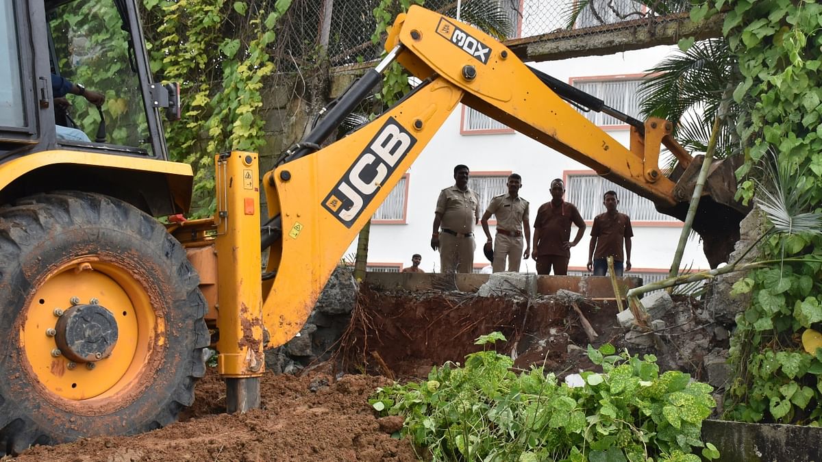 After the floods in Bengaluru in the past few days, BBMP has finally listed out buildings to be demolished. Credit: B K Janardhan/ DH Photo