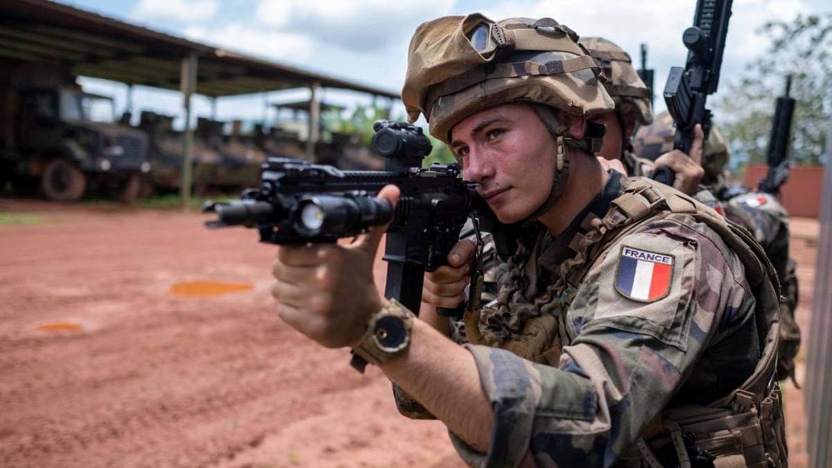 French soldiers from the 1st Spahi Regiment with the logistic mission (MISLOG-BANGUI) in Central African Republic train at their base at camp M'Poko, Bangui. Credit: AFP Photo
